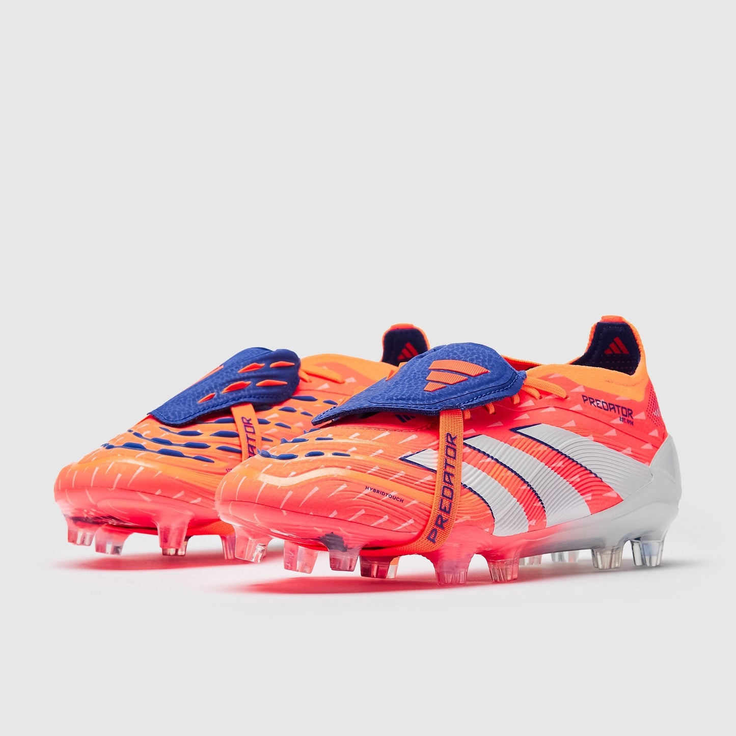 Chuteiras Adidas Predator com cadarço