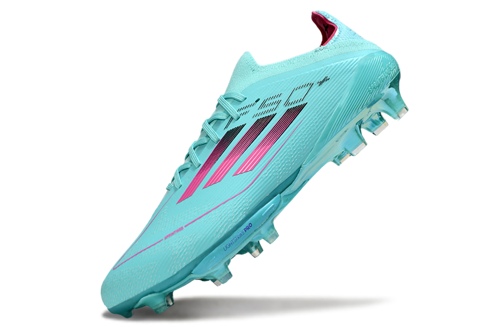 Chuteiras Adidas F50+.