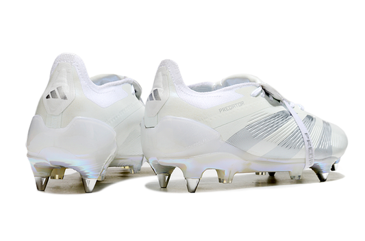 Chuteira Adidas predator - trava mista